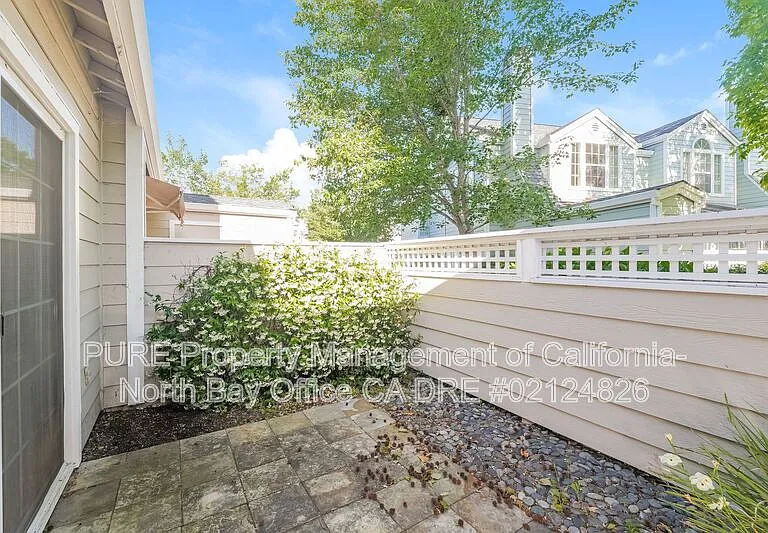 599 Spruce St — Photo 20