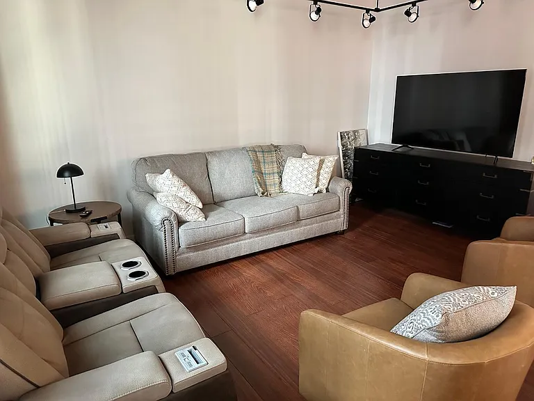 114 W Adams St #402 — Photo 11