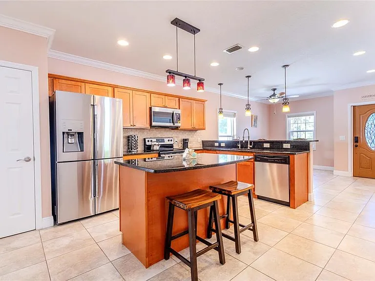 2920 Edgewood Ln — Photo 6