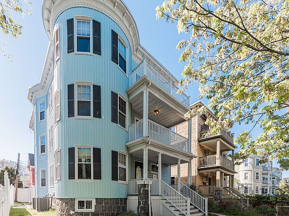 2nd image of 31 Pleasant St #2