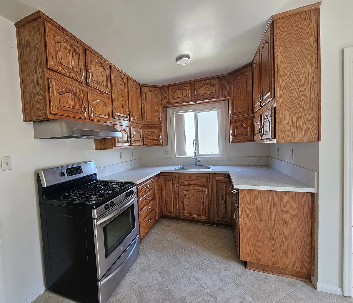Building Photo - 7758 S Newlin Ave