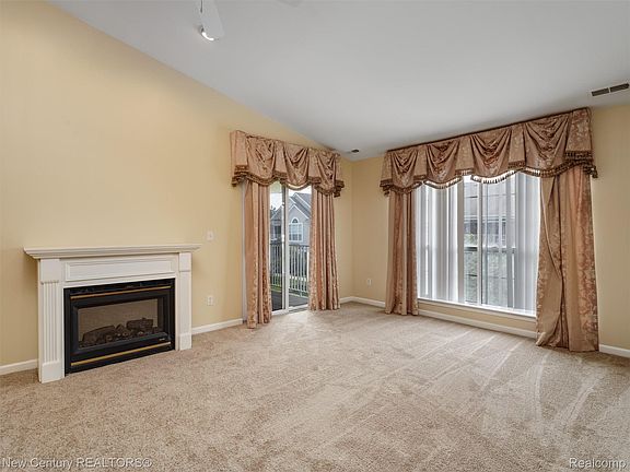 3rd image of 16476 Radison Dr