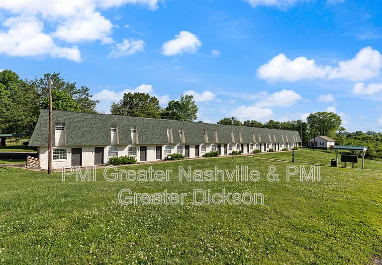 300 Spring St #17 — Photo 1