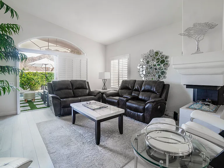 54620 Avenida Diaz — Photo 9