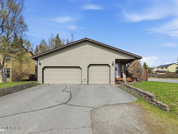 2nd image of 2531 Cleo Ave