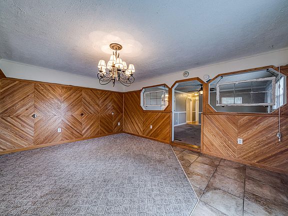 5th image of 163 Guinevere Ln