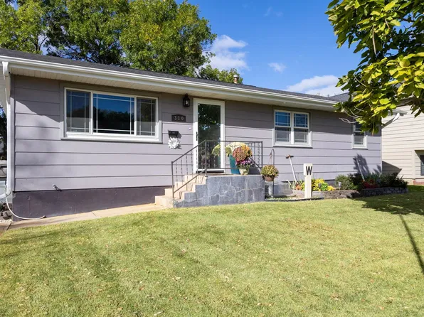 310 Pawnee Dr, McCook, NE 69001