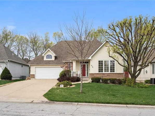 416 SW Wintergarden Dr, Lees Summit, MO 64081