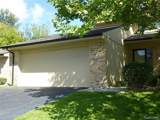 1st image of 4442 N Meadow Dr
