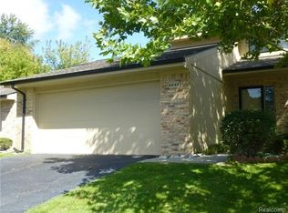 4442 N Meadow Dr, Waterford Township, MI 48329