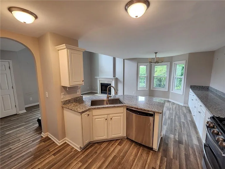 156 Stoneforest Dr — Photo 6
