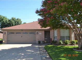 836 Ponselle Dr, Arlington, TX 76001