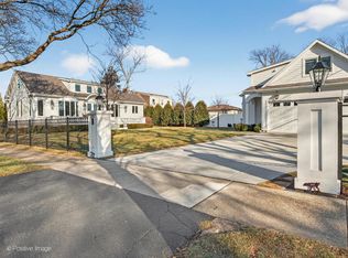 285 Middaugh Rd, Clarendon Hills, IL 60514