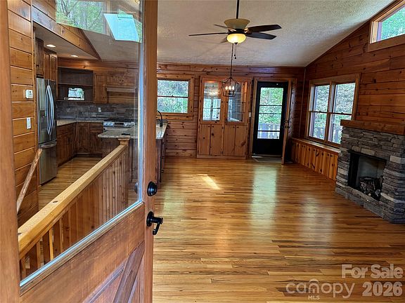 5th image of 1618 Walnut Creek Rd