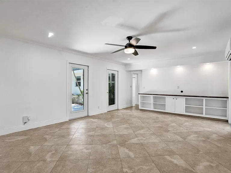 2802 NE 15th Ave — Photo 14