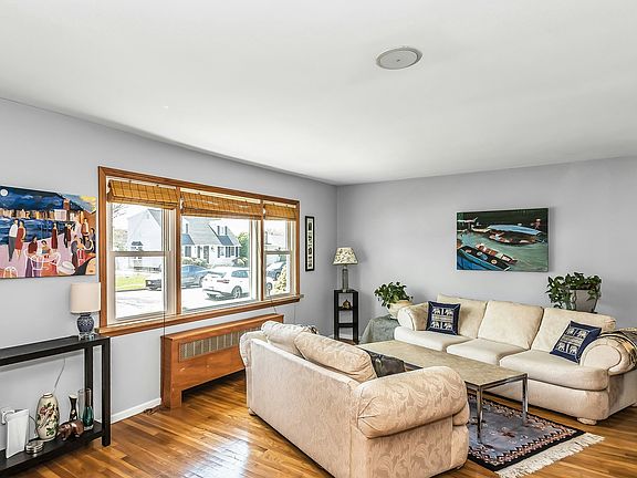 5th image of 65 Allan Dr