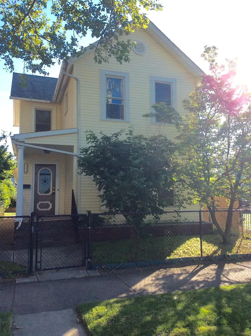 2090 W 32nd St photo 1