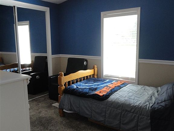5th image of 1111 Schons St