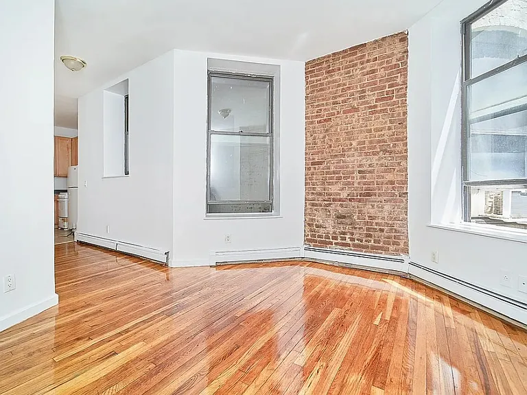132 W 109th St #1D — Photo 2