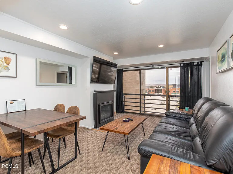2000 Prospector Ave #409 — Photo 10