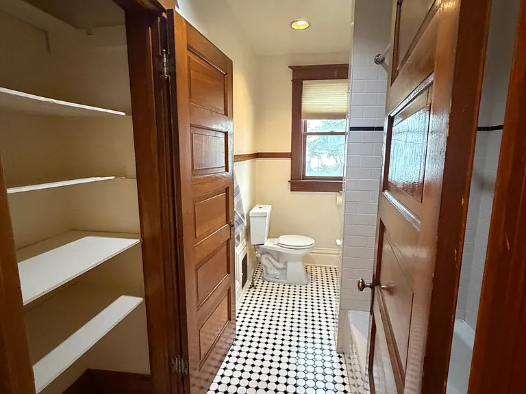 1823 N Clarkson St — Photo 14