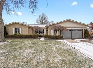 18625 Beatrice St, Clinton Township, MI 48036