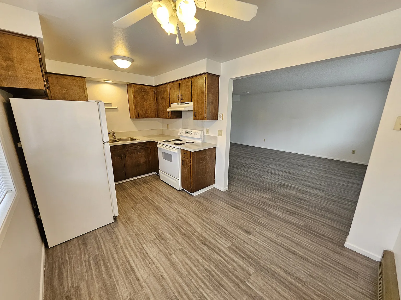 1 bed, 725 sqft, $1,230 — Photo 2
