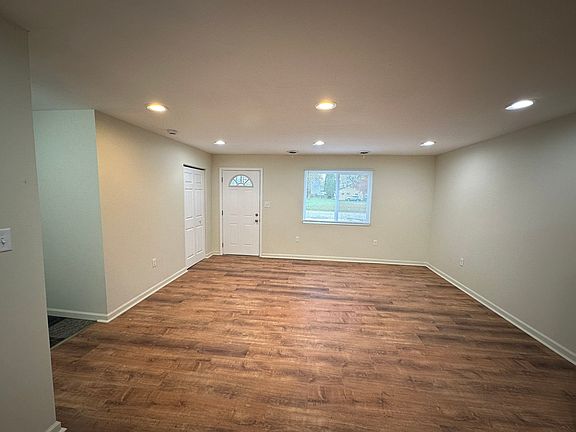 4th image of 4400 Louisiana Pl