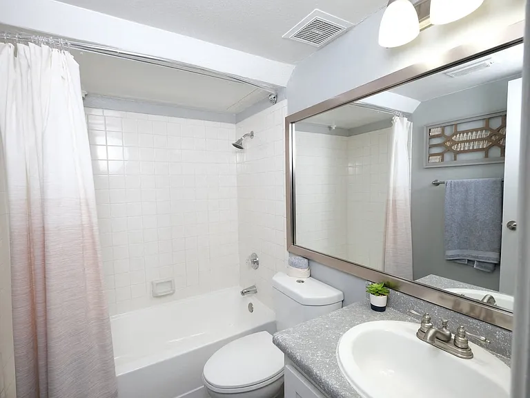 Fusion Fort Worth - Classic Bathroom