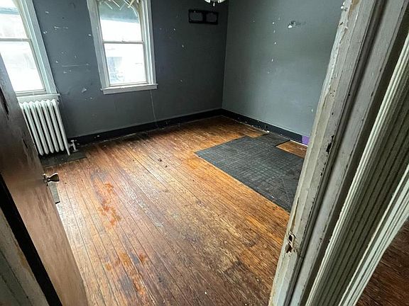 4th image of 7023 Guilford Rd