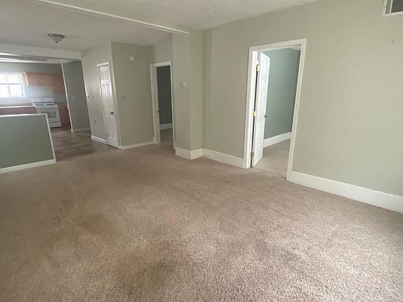 3rd image of 1021 W 4th St #2