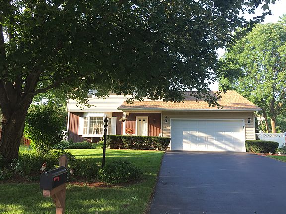 2nd image of 8 Pines Ct