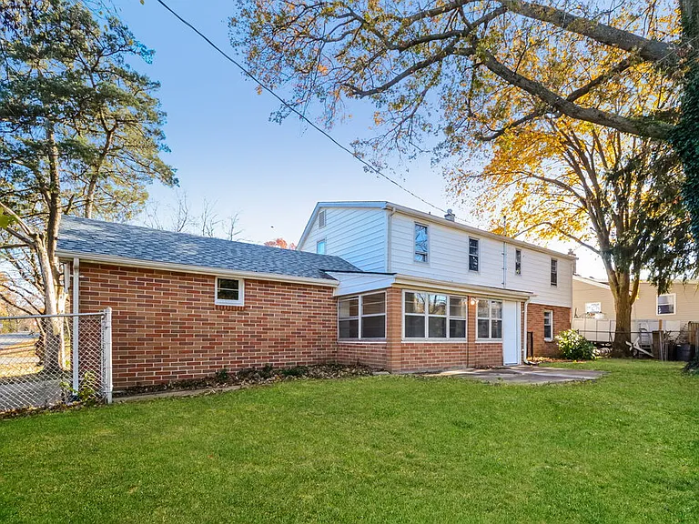 765 Boone St — Photo 23