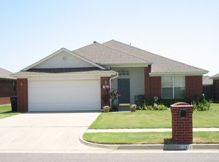 2412 Port Rush Dr, Moore, OK 73160