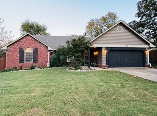 608 W 33rd St, Sand Springs, OK 74063