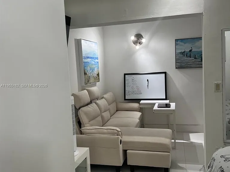 246 Poinciana Dr #504 — Photo 2