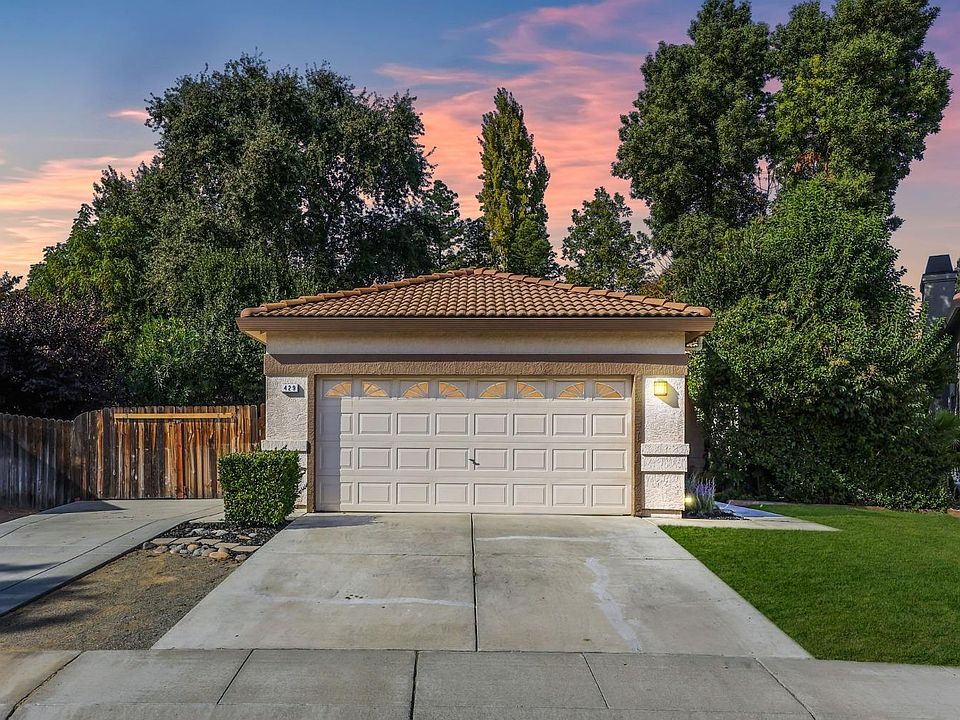 1st image of 429 Falcon Dr