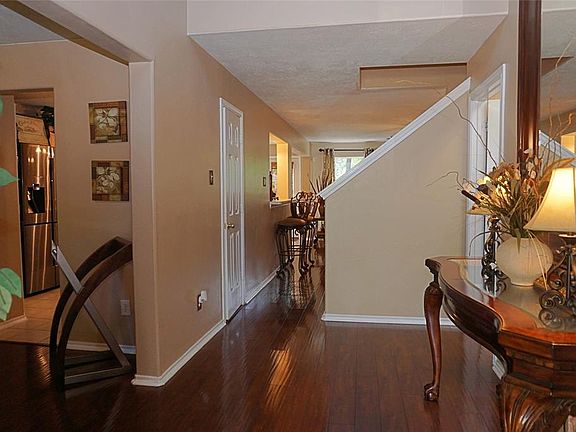 5th image of 20131 Glen Burn Ct