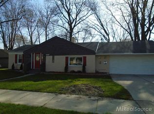 28014 Ursuline St, Saint Clair Shores, MI 48081