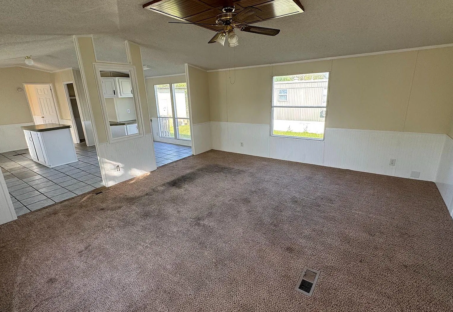 3 bed, 1275 sqft, $700 — Photo 4