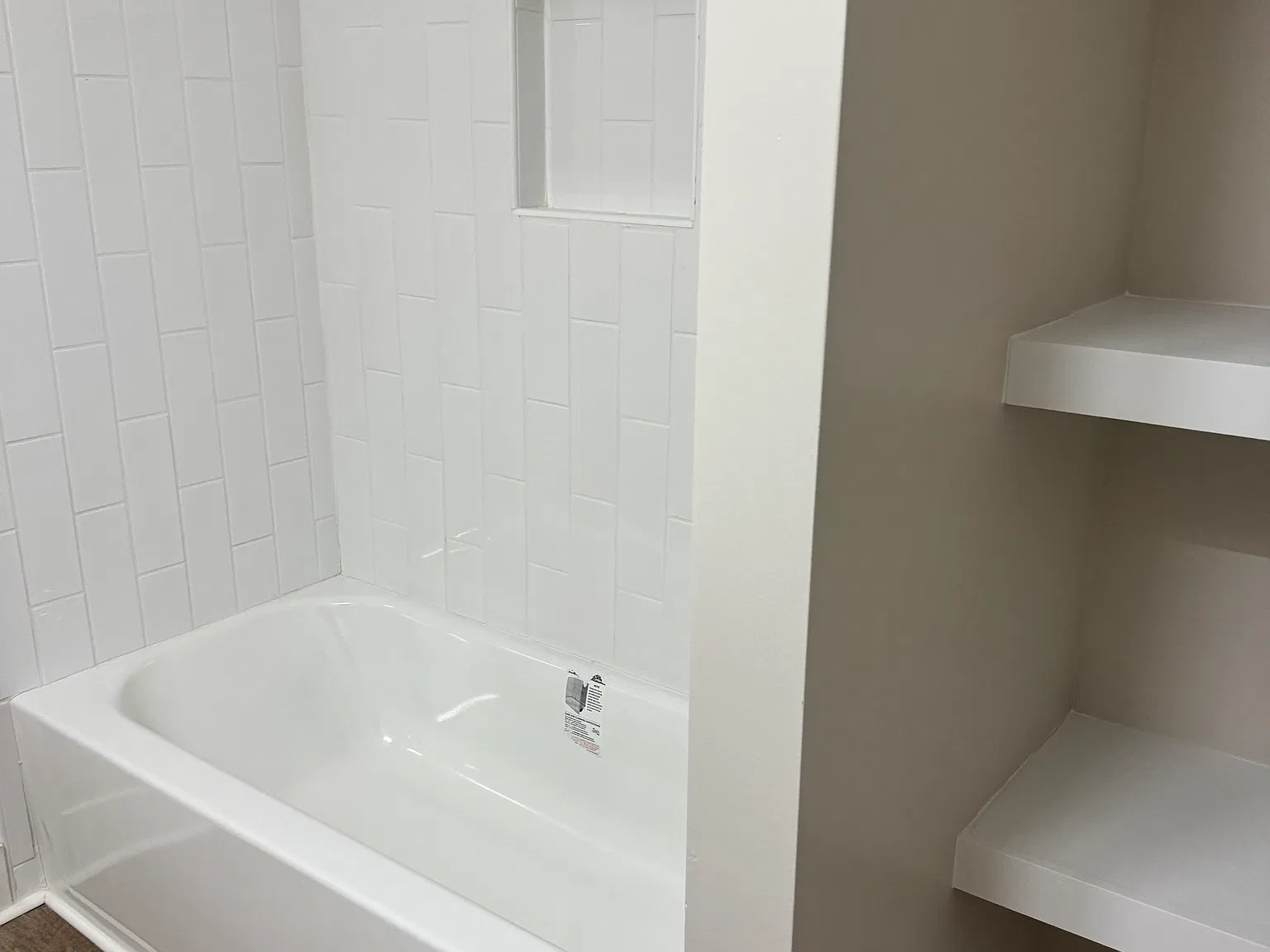 3 bed, 1604 sqft, $1,600 — Photo 4