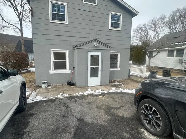 127 Lake Dr, Greenwood Lake, NY 10925