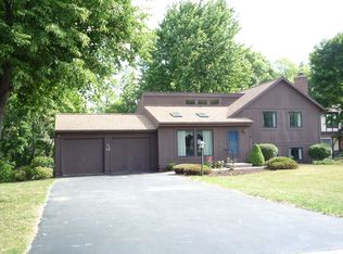 30 Black Mallard Cir, Fairport, NY 14450