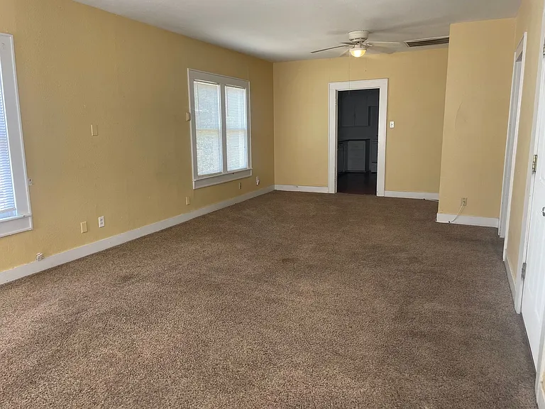 421 Kirkwood St — Photo 5