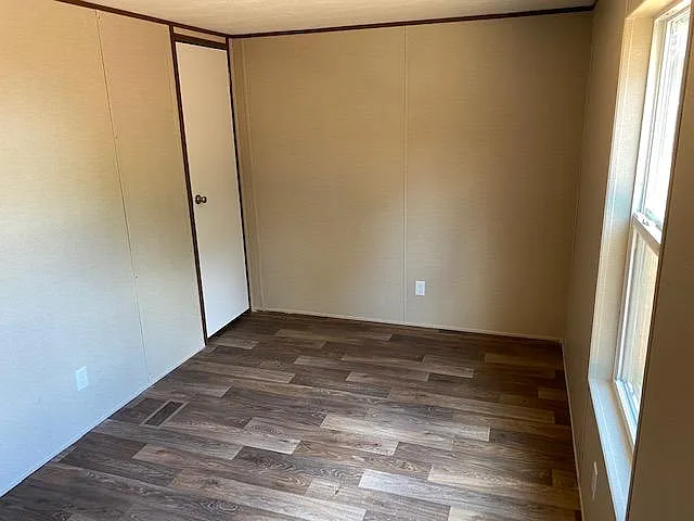 908 Turney Ln — Photo 13