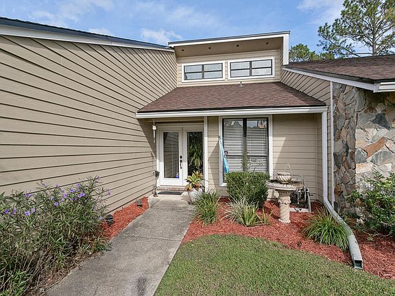 2nd image of 11869 Tumbling Oaks Ln