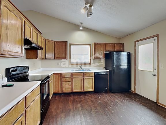 3rd image of 4633 Stratford Ln