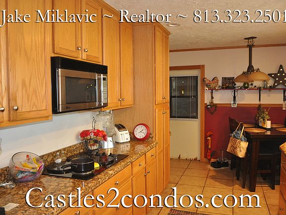 3rd image of 722 Westwood Cir