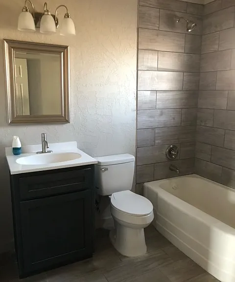 645 S 21st Ave #4 — Photo 2