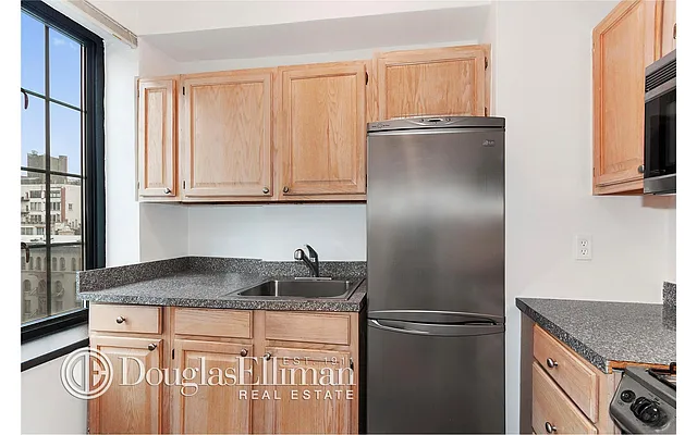 Sold by Douglas Elliman | media 14